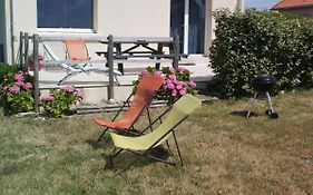 Wonderful Holiday Home in Audinghen with Garden